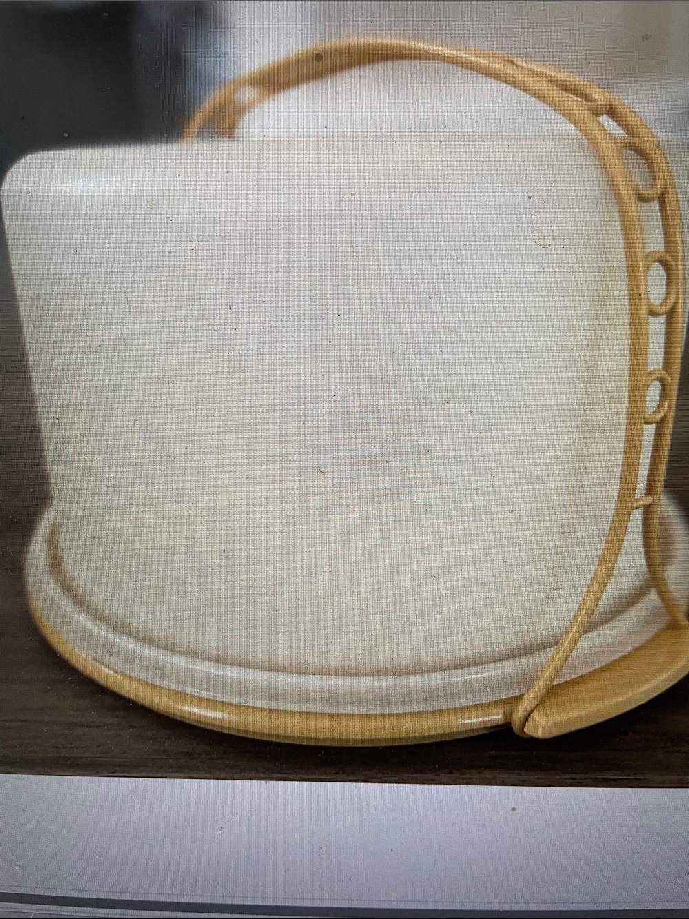 VTG Tupperware CAKE SAVER Harvest Gold
